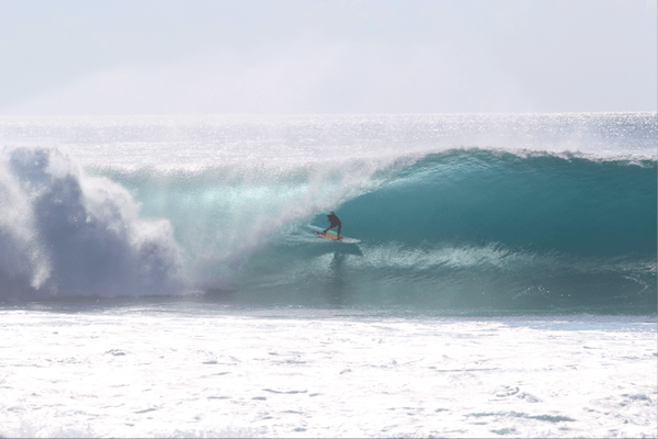 Read more about the article Book Your Dreamweaver Surf Charter